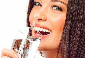 Вот что произойдет, когда вы выпьете стакан воды прямо после сна